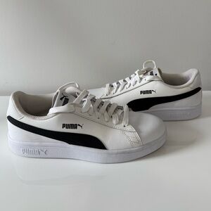 PUMA White & Black Low Top Sneakers | Worn Once | Women’s US 7 / EU 39
